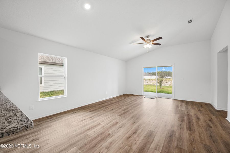 Spacious, unfurnished interior of a new home in Westport Landing, Jacksonville (Image 31).