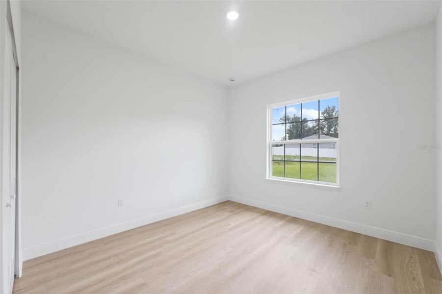 Spacious, unfurnished interior of a new home in , Ocala (Image 15).