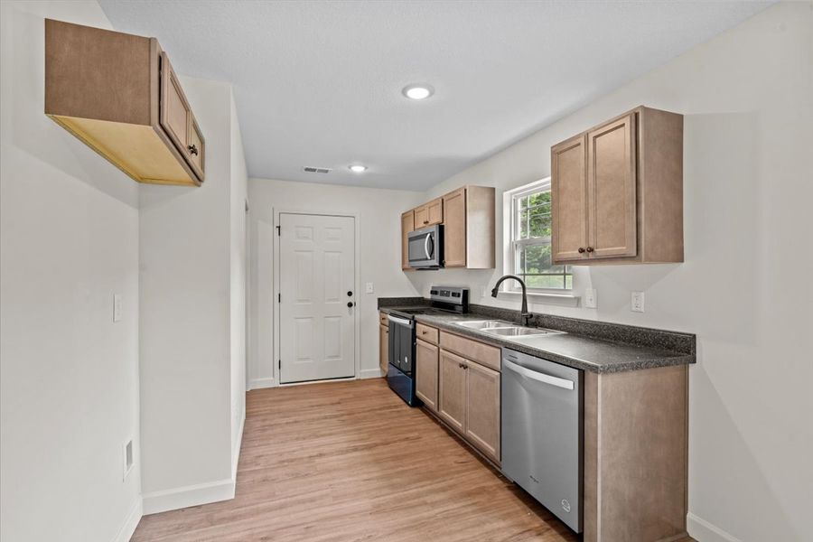 Representative furnished interior of a home built from the Duncan by Enchanted Homes in Gentry Place, Spartanburg (Image 5).