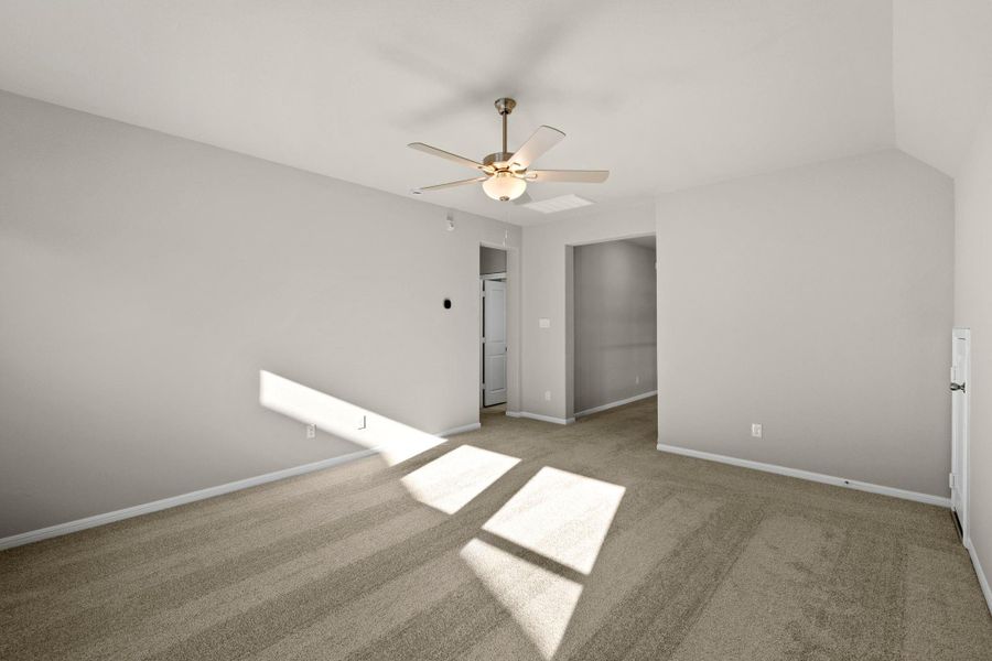 Spacious, unfurnished interior of a new home in The Meadows at Imperial Oaks 60', Conroe (Image 26).