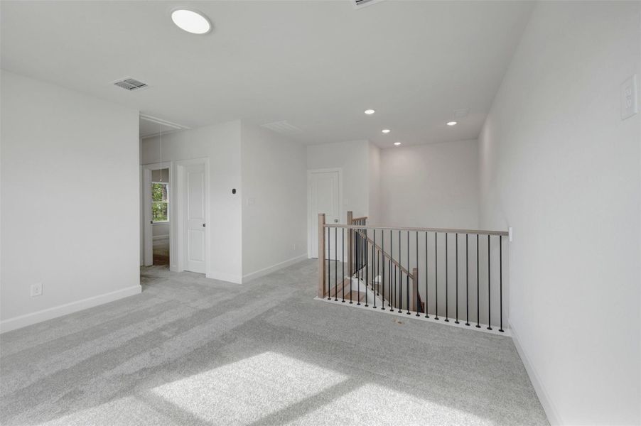 Spacious, unfurnished interior of a new home in ARTAVIA - Parkview Collection, Conroe (Image 21).