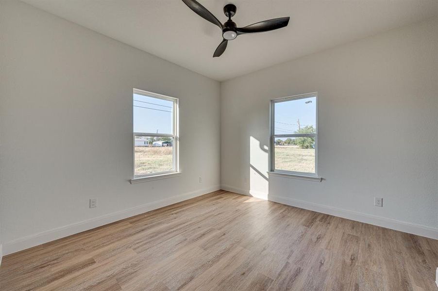 Spacious, unfurnished interior of a new home in , West Tawakoni (Image 25).