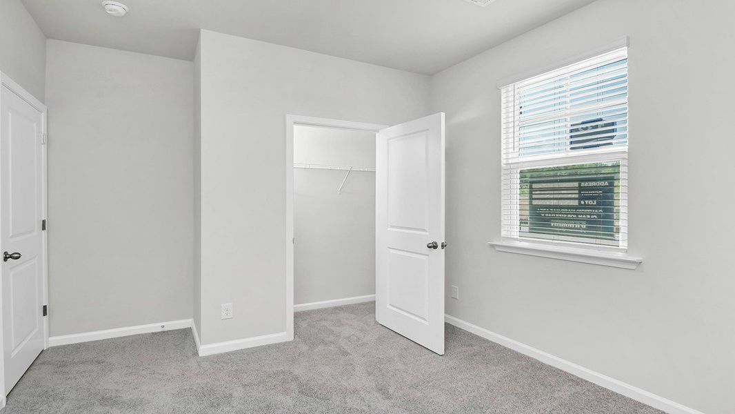 Spacious, unfurnished interior of a new home in Sease's Pond, Gilbert (Image 22).