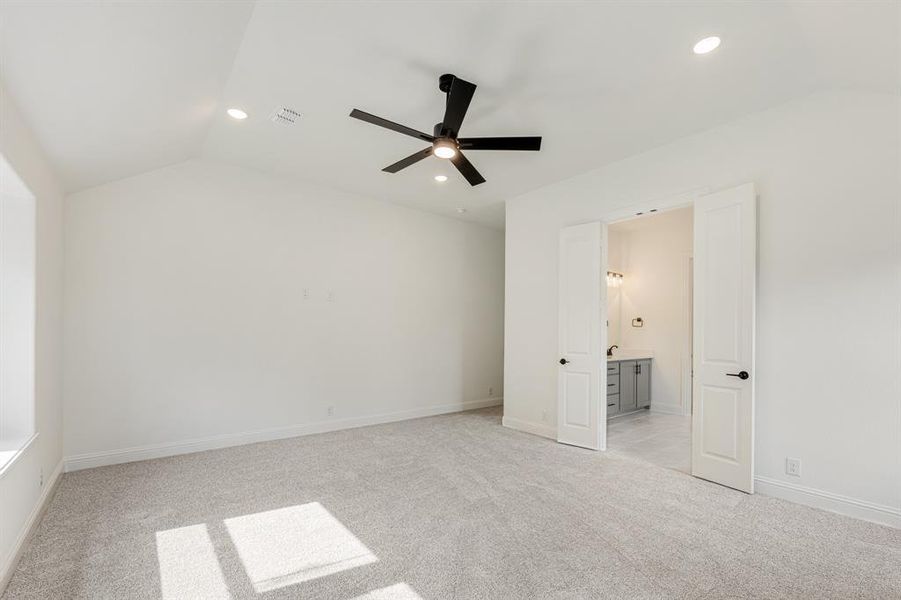 Spacious, unfurnished interior of a new home in Ridgepoint, Midlothian (Image 34).