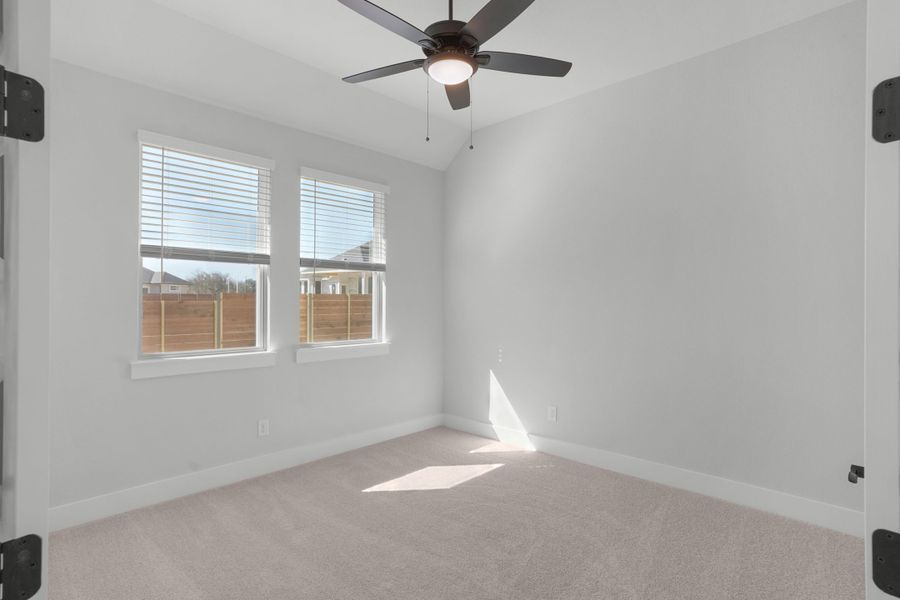 Spacious, unfurnished interior of a new home in Broken Oak, Georgetown (Image 72).