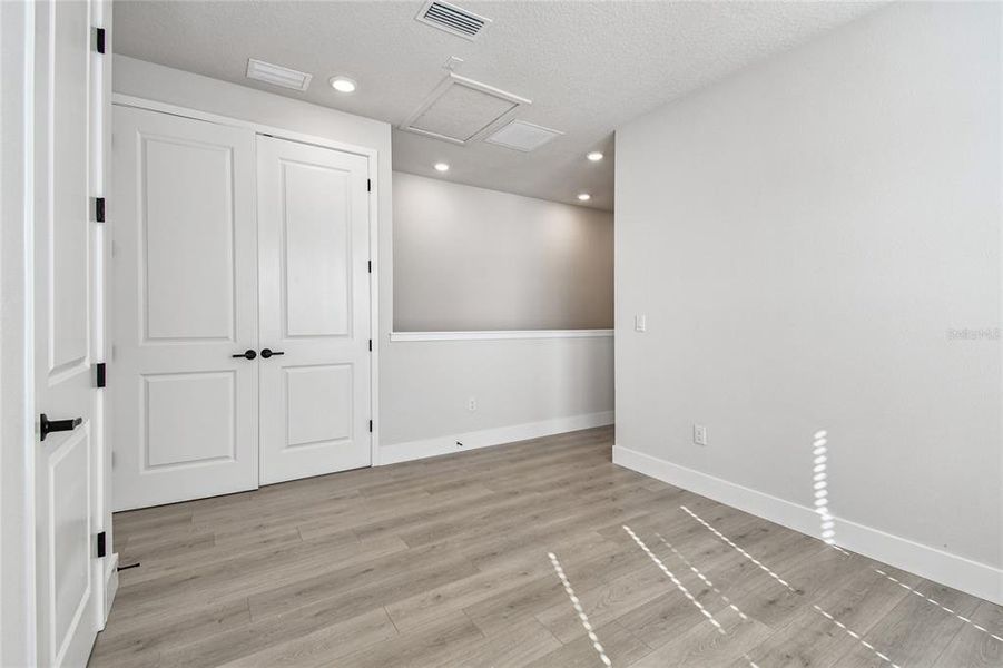 Spacious, unfurnished interior of a new home in , Tampa (Image 30).
