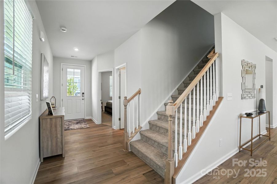 Photo representation only. Exterior and interior colors will vary. Photo representation only. Exterior and interior colors will vary.