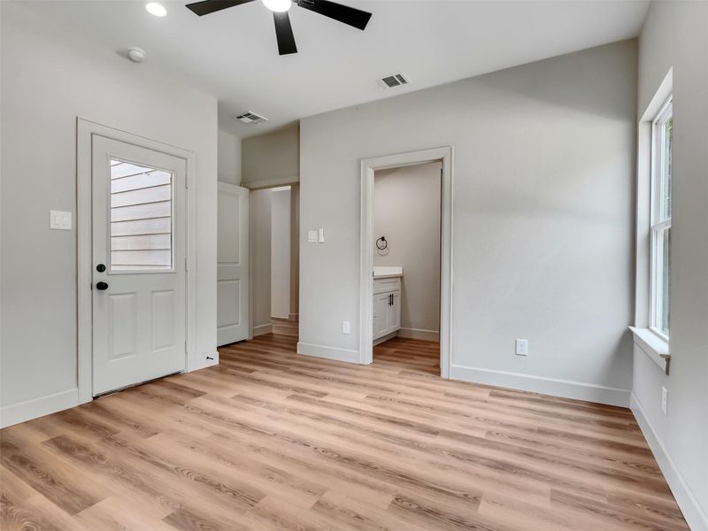 Spacious, unfurnished interior of a new home in , Willis (Image 25).