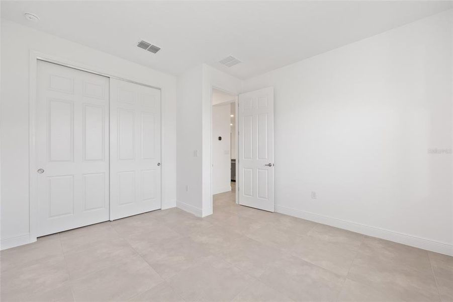 Spacious, unfurnished interior of a new home in , Ocala (Image 32).