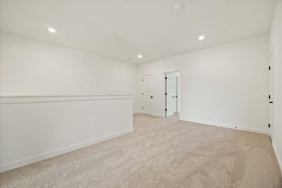 Spacious, unfurnished interior of a new home in Brooks Pond, Cumming (Image 32).