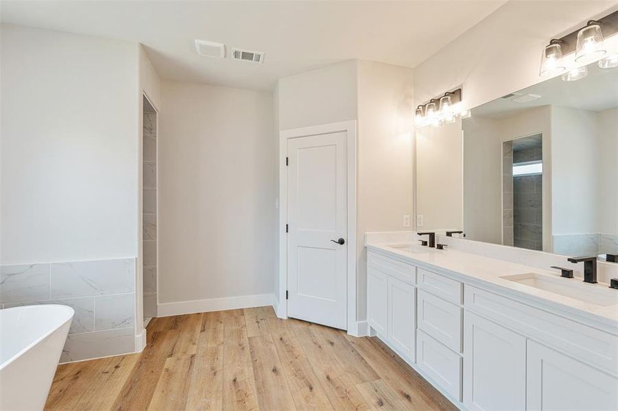 Furnished interior view inside a new home in , Mabank (Image 10).