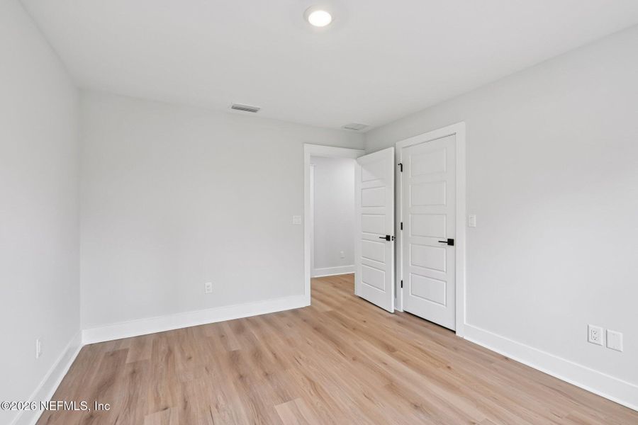 Spacious, unfurnished interior of a new home in , Fernandina Beach (Image 37).