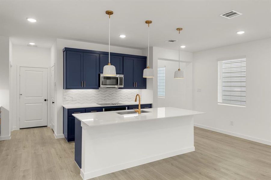 06. 2553 Lost Maples - Kitchen (3)