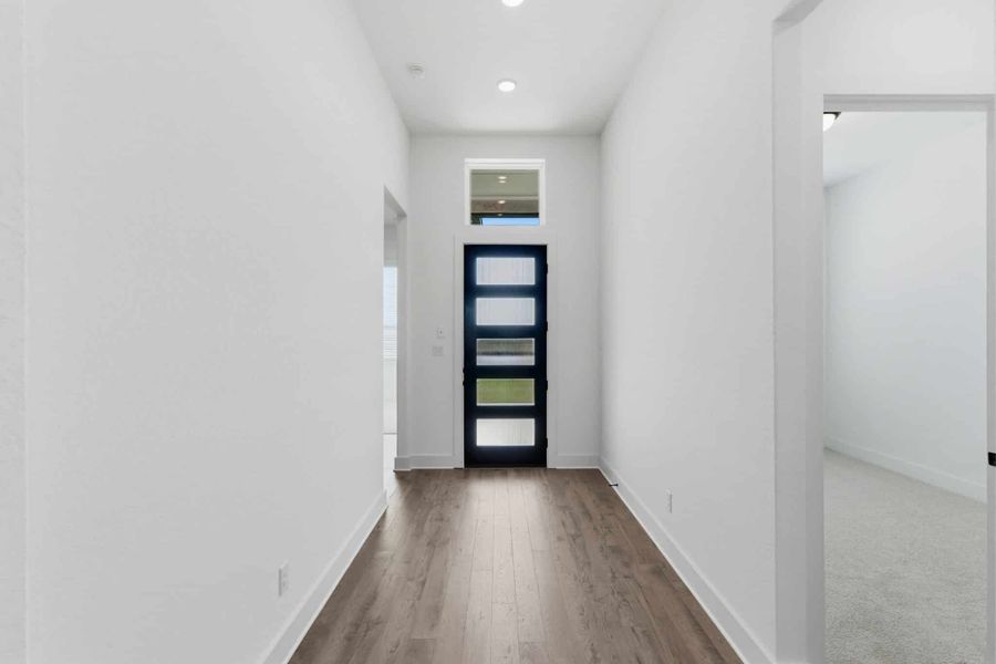 Spacious, unfurnished interior of a new home in Sienna Lakes, San Antonio (Image 28). Spacious, unfurnished interior of a new home in Sienna Lakes, San Antonio (Image 28).