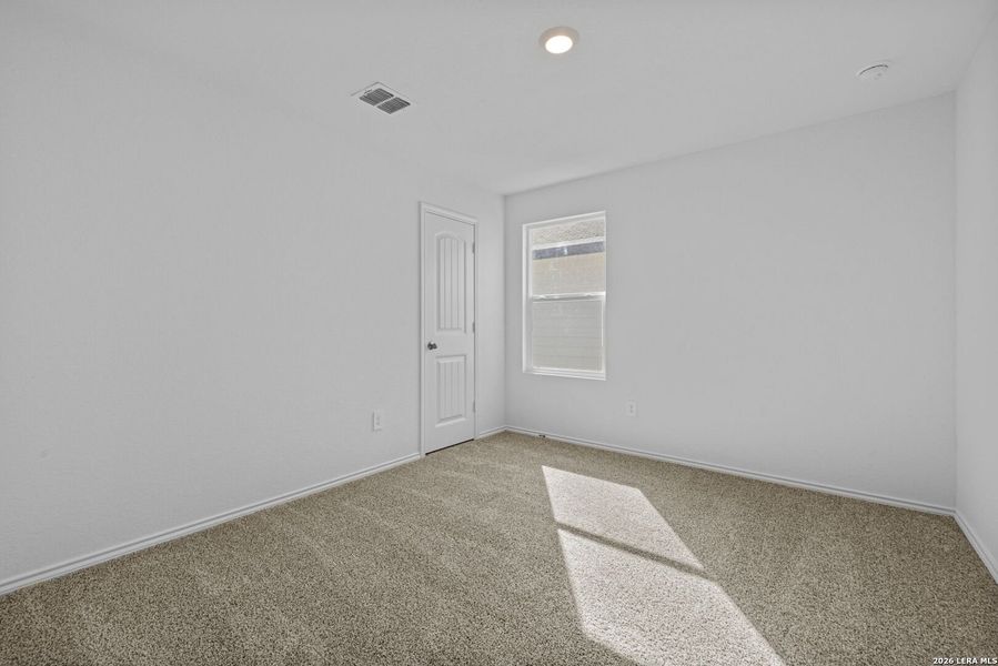 Spacious, unfurnished interior of a new home in Arroyo Ranch, Seguin (Image 19).