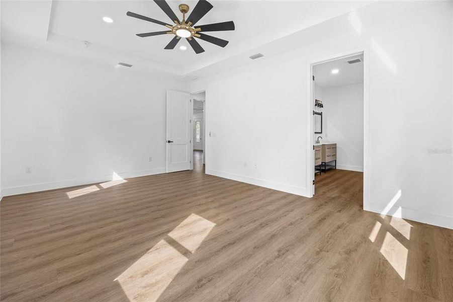 Spacious, unfurnished interior of a new home in , Ocala (Image 22).