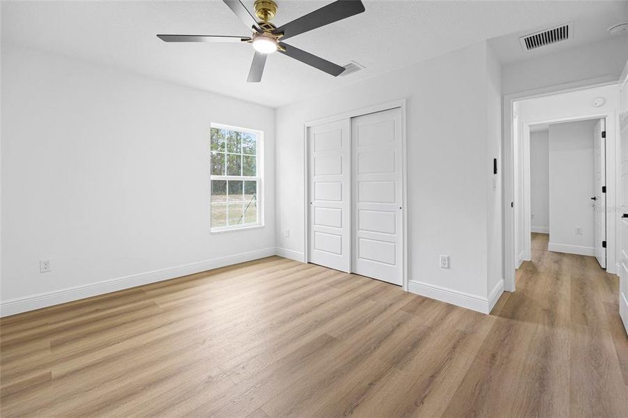 Spacious, unfurnished interior of a new home in , Dunnellon (Image 11).