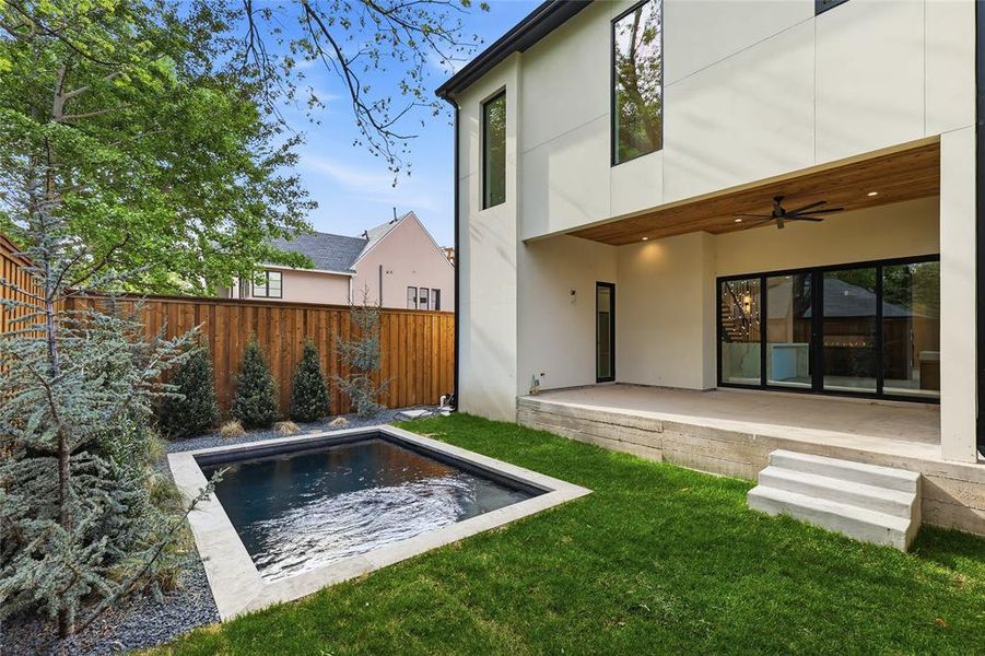 Exterior details and patio area of a home in , Dallas (Image 21).