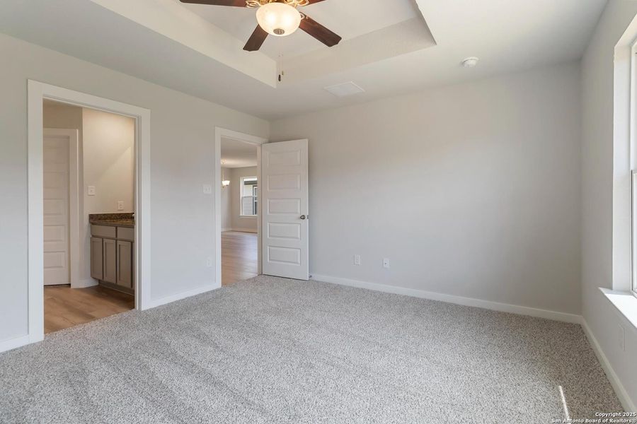 Spacious, unfurnished interior of a new home in Willow Point, San Antonio (Image 18). Spacious, unfurnished interior of a new home in Willow Point, San Antonio (Image 18).