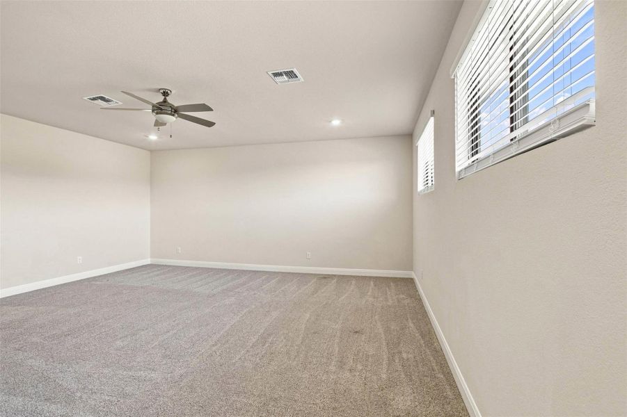 Spacious, unfurnished interior of a new home in Northfork, Liberty Hill (Image 26).