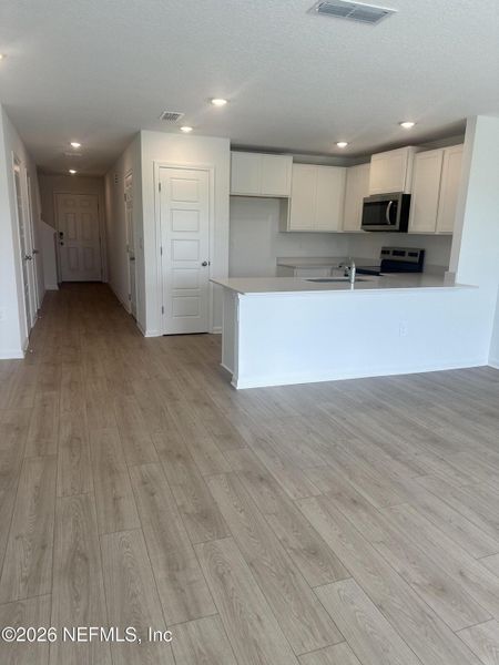 Spacious, unfurnished interior of a new home in Rookery, Green Cove Springs (Image 35).