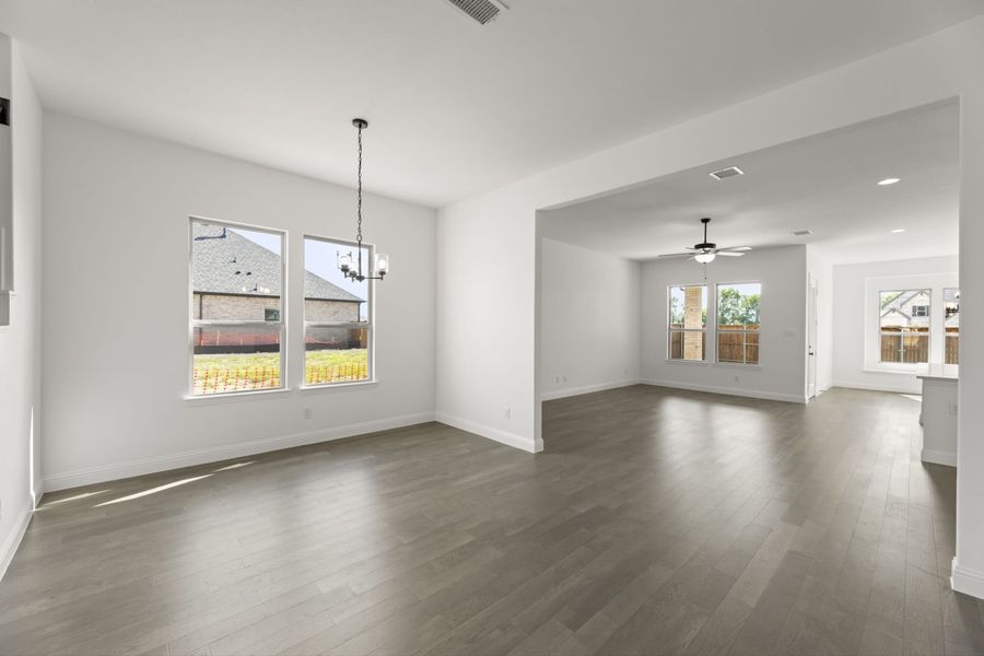 Spacious, unfurnished interior of a new home in River Ranch, Van Alstyne (Image 16).