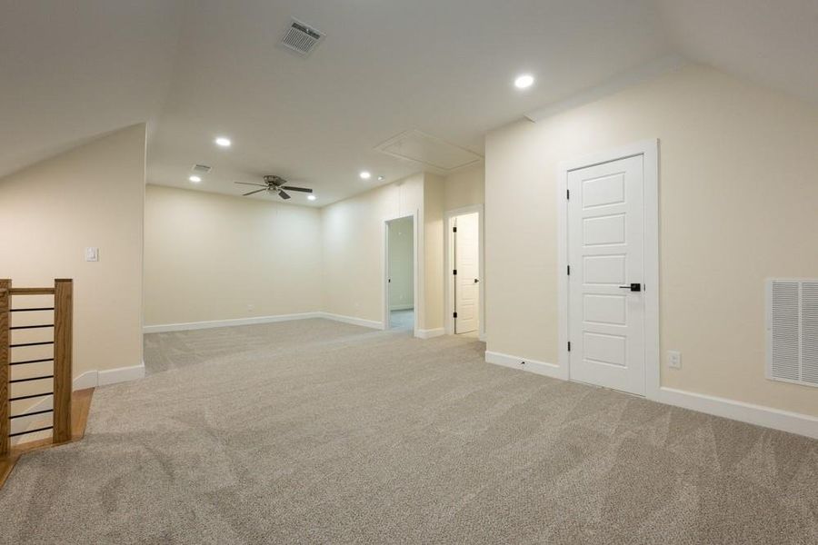 Spacious, unfurnished interior of a new home in , Blue Ridge (Image 35).