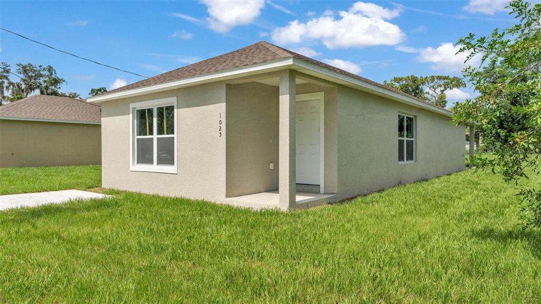 Front exterior of a new home in , Lakeland, FL, highlighting curb appeal (Image 19). Front exterior of a new home in , Lakeland, FL, highlighting curb appeal (Image 19).