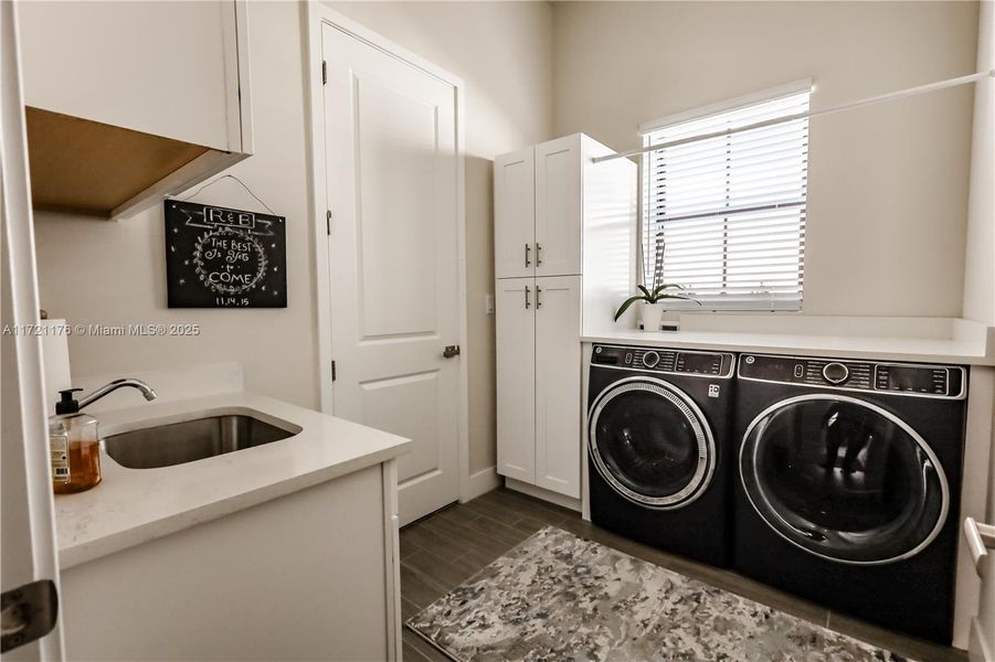 Gorgeus Counter tops and easy access to the Master Closet.