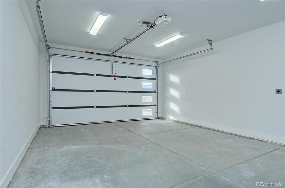 Spacious, unfurnished interior of a new home in , Buena Vista (Image 24).