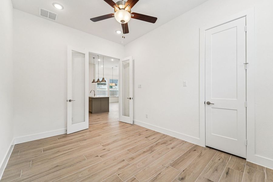 Spacious, unfurnished interior of a new home in Kresston, Montgomery (Image 42).