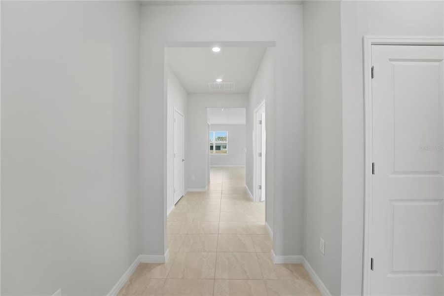 Spacious, unfurnished interior of a new home in , St. Cloud (Image 37).