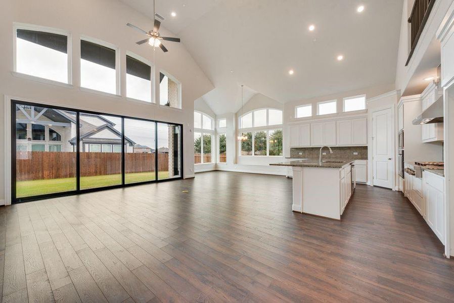 Spacious, unfurnished interior of a new home in Cedar Ridge Estates, Grand Prairie (Image 26).