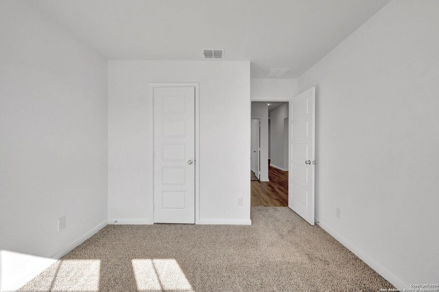Spacious, unfurnished interior of a new home in Greenspoint Heights, Seguin (Image 33).