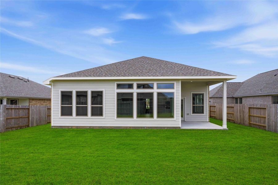 Exterior details and patio area of a home in Lago Mar  50'  &  55', Texas City (Image 19).