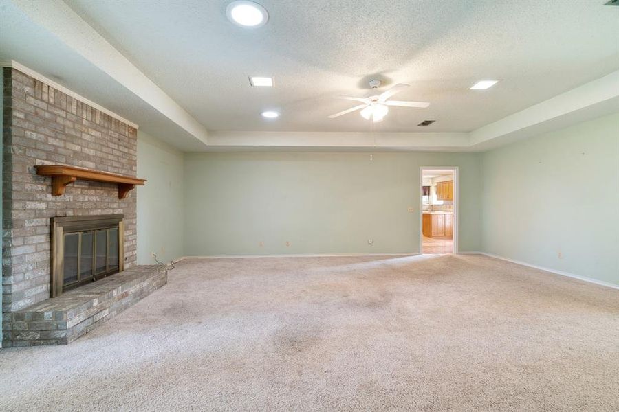 Spacious, unfurnished interior of a new home in , Paris (Image 13). Spacious, unfurnished interior of a new home in , Paris (Image 13).