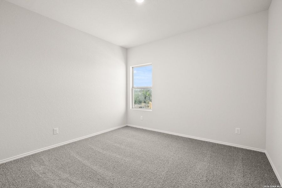 Spacious, unfurnished interior of a new home in Blue Ridge Ranch, San Antonio (Image 13).