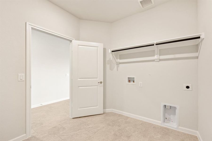 Spacious, unfurnished interior of a new home in Georgetown at Kings Fort 50s, Kaufman (Image 22). Spacious, unfurnished interior of a new home in Georgetown at Kings Fort 50s, Kaufman (Image 22).