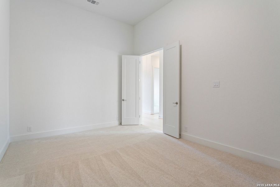 Spacious, unfurnished interior of a new home in Briggs Ranch, San Antonio (Image 22).