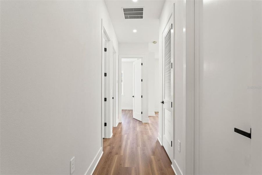 Spacious, unfurnished interior of a new home in , Seminole (Image 25).