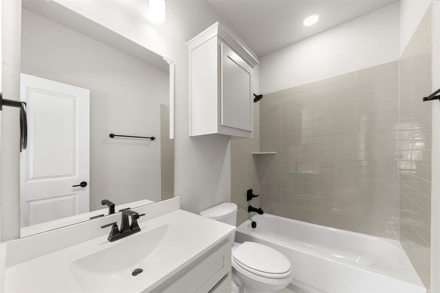 05. 1027 Gracious - 2ND Bath