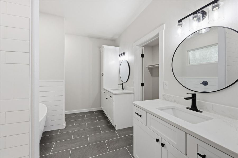 Furnished interior view inside a new home in , Brookeland (Image 8).