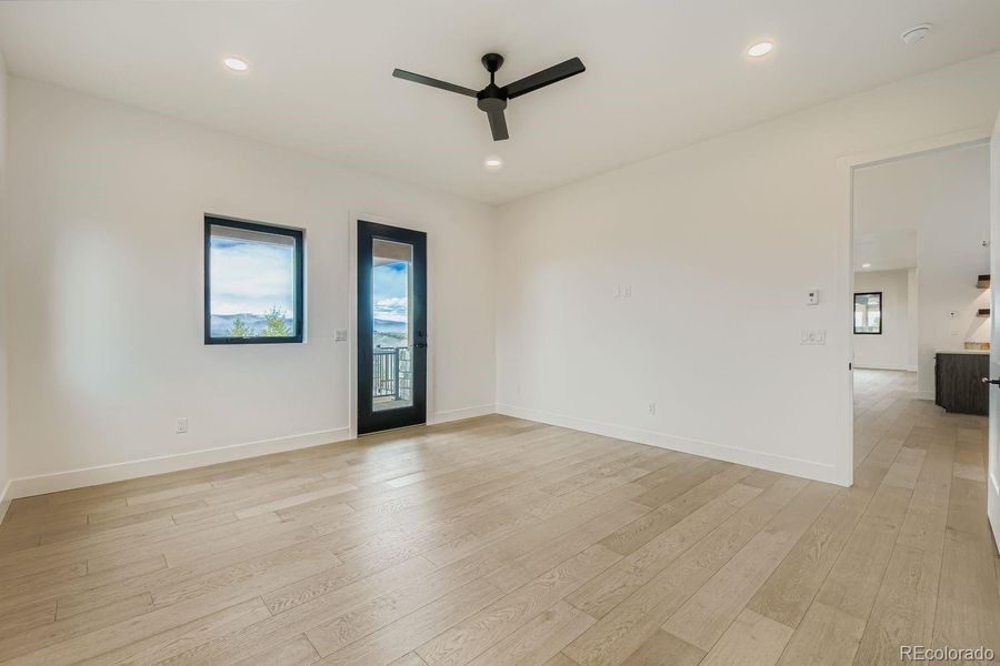 Spacious, unfurnished interior of a new home in , Granby (Image 20).