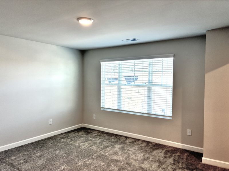 Spacious, unfurnished interior of a new home in Miller Park, Greenville (Image 20).