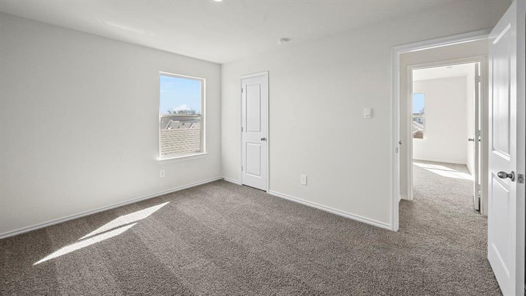 Spacious, unfurnished interior of a new home in Enclave at Pecan Creek, Providence Village (Image 23).