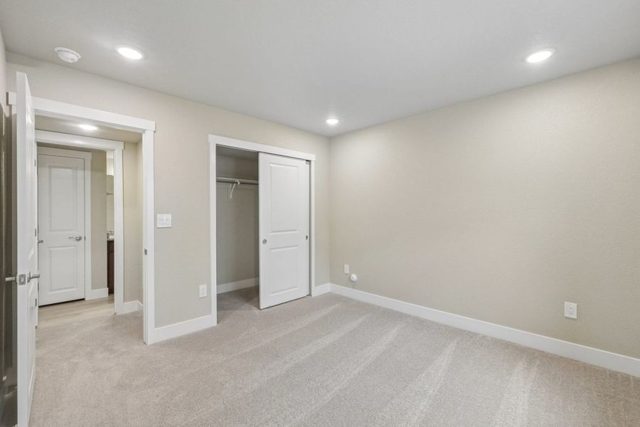Spacious, unfurnished interior of a new home in The Trails at Aspen Ridge, Colorado Springs (Image 57).