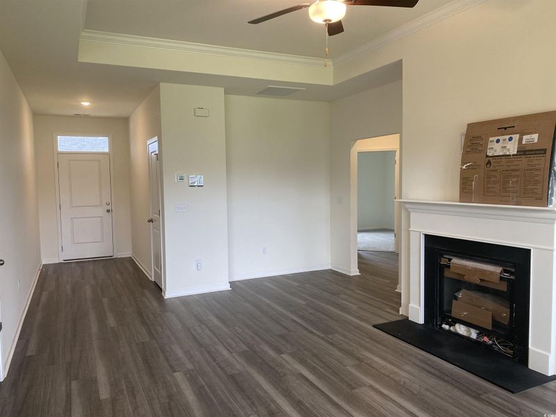 Spacious, unfurnished interior of a new home in Oak Hollow, Longs (Image 13).