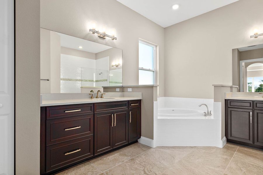 Muirfield Owner's Bath Muirfield Owner's Bath