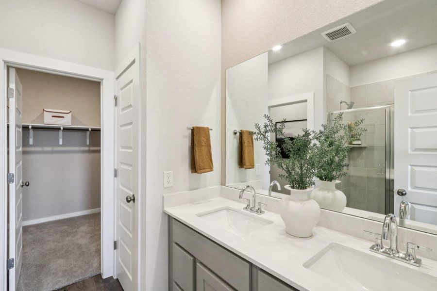 Furnished interior view inside a new home in The Ridge at Trinity Ranch, Elgin (Image 12). Furnished interior view inside a new home in The Ridge at Trinity Ranch, Elgin (Image 12).