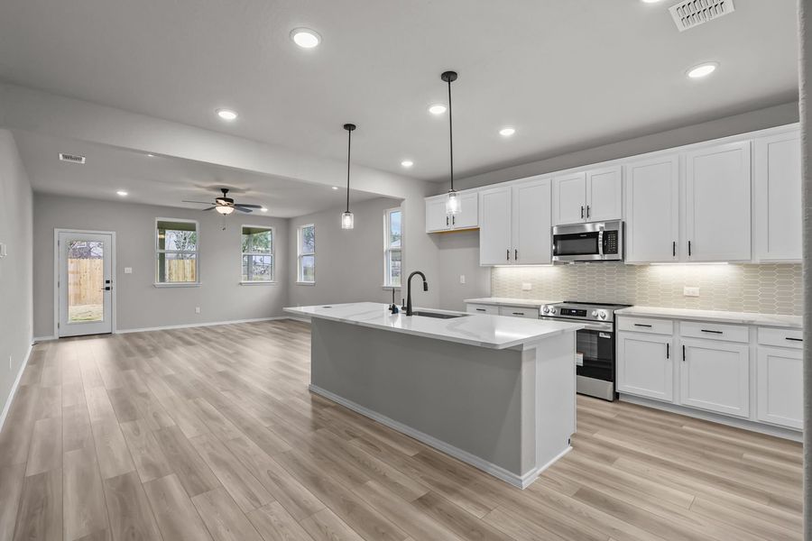 Representative furnished interior of a home built from the The Glenwood E by Davidson Homes LLC in Bricewood, San Antonio (Image 9).